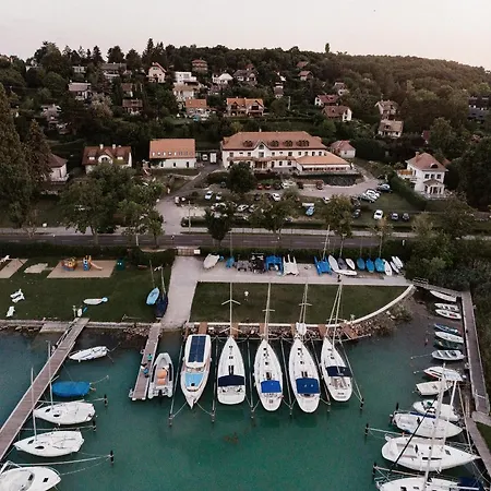 فندق Aquilo Panorama 3*